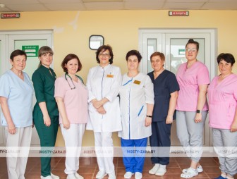 Не только лекарствами, но и сердцем: рассказываем о жизни и работе терапевтического отделения Мостовской ЦРБ
