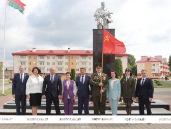 Флаг Победы в Мостовском районе