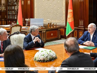 Семинар на ферме, подготовка к саммиту, выдающиеся выпускники и спецпосланник Трампа. Итоги недели Президента