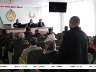 Помочь в трудоустройстве, наставить на путь истинный – в Мостовском РОВД прошло мероприятие с трудоспособными гражданами, не занятыми в экономике