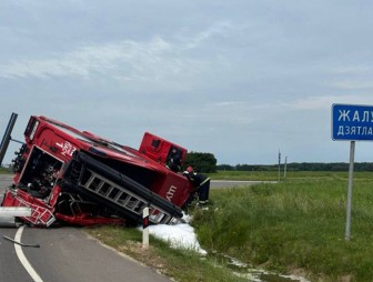 Два автомобиля МЧС столкнулись в Мостовском районе