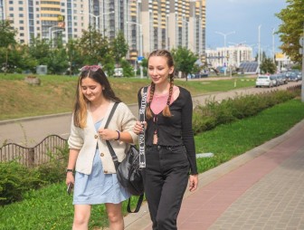 На 1 тысячу парней в Беларуси приходится 957 девушек. А в каком регионе проживает больше всего молодежи?