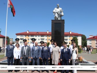 Торжественный митинг в честь Дня Независимости прошел в Мостах