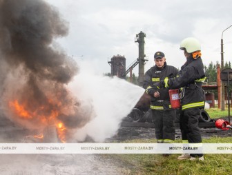 ФОТОРЕПОРТАЖ. От альпинизма до управления дроном: в нашем объективе ‒ семинар для СМИ «Один день с МЧС»