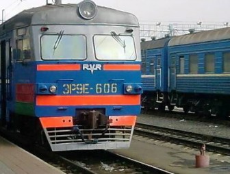 Что нельзя делать на железной дороге? На данный вопрос отвечает старший участковый инспектор милиции отдела охраны правопорядка и профилактики Мостовского РОВД майор милиции Александр Ващило