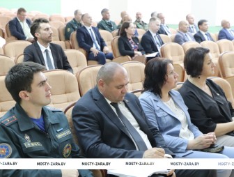 Навести порядок в каждом уголке – такой посыл звучал на заседании штаба по наведению порядка в Мостовском райисполкоме