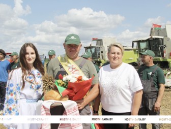 Уже трёхтысячник!  Водитель Александр Кореневский из ОАО «Черлёна»  стал им первым на Мостовщине