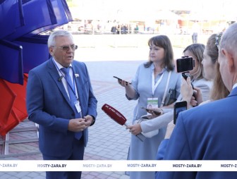 Брифинг для представителей СМИ Гродненской и Нижегородской областей претворял мероприятия заключительного дня IV Съезда малых городов