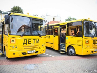 В Мостовском районе два новых школьных автобуса и ещё один в пути