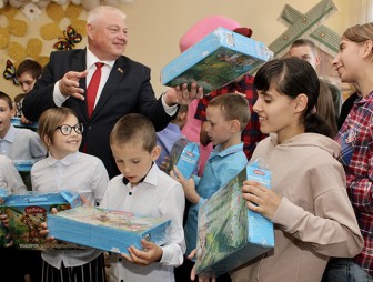 Душевный праздник перед 1 сентября. Гродненские профсоюзы поздравили воспитанников детского дома
