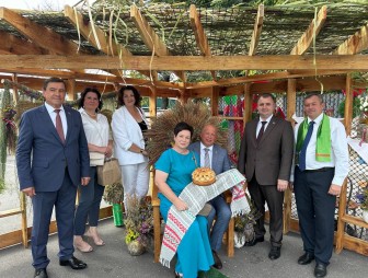 Чем удивляли подворья сельхозорганизаций на мостовских дожинках