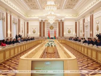О смыслах Дня народного единства. Лукашенко проводит большую встречу с идеологическим активом и экспертами