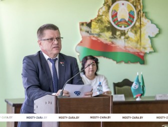 С коллективом ОАО «Мостовдрев» встретился председатель Федерации профсоюзов Беларуси Юрий Сенько
