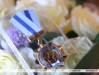 Орденом Матери награждены 182 жительницы всех областей и Минска
