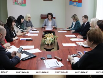 Помочь, поддержать, сделать доступным – в Мостовском райисполкоме прошло заседание совета по правам инвалидов