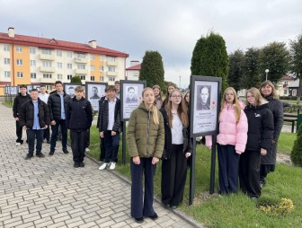 В рамках месяца образовательного туризма учащиеся средней школы № 2 г. Мосты приняли участие в инстаграм-акции «Путешествуй, узнавай»