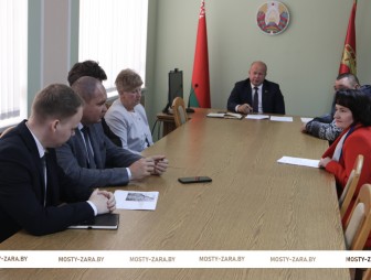 Председатель Мостовского райисполкома Андрей Санько провёл приём граждан