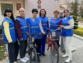 Социальных работников Мостовщины видно в темноте. А вас?