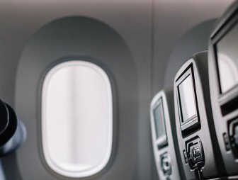 Туманная история в аэропортах Вильнюса и Каунаса. Пассажиров некому было высадить, из самолета выпрыгнули 2 человека