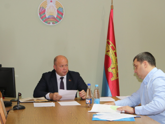 Председатель Мостовского райисполкома Андрей Санько провёл приём граждан