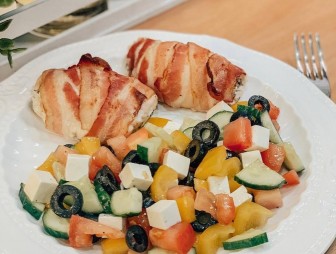 Куриные рулетики с беконом