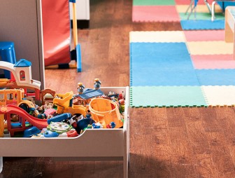 В Польше закрывают детские сады в городских микрорайонах