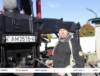 25 лет жизни с «огненным швом». Электрогазосварщик Александр Петлицкий стал «Заслуженным работником ОАО «Мостовдрев»