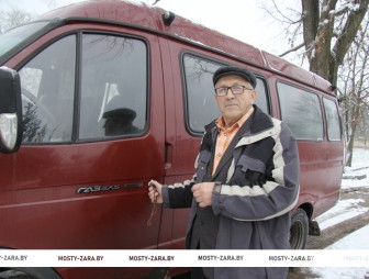 Памятную  награду получил на республиканских «Дожинках» в Мостах в 1997 году