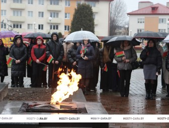 В Международный день памяти жертв геноцида Мостовщина почтила память павших