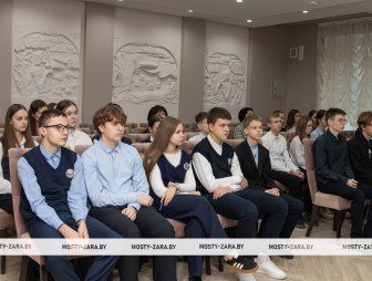 Преступление без срока давности: открытый диалог, посвящённый дню памяти жертв преступления геноцида, прошёл в мостовской библиотеке