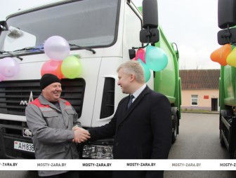 У мостовских коммунальников – новые машины