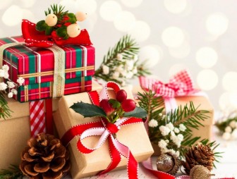 Что подарить на Новый год: родителям, детям, любимому человеку, коллегам