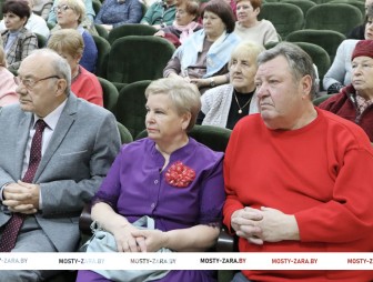 Марафон добра, заботы и внимания – на Мостовщине стартовала новогодняя благотворительная акция «От всей души»