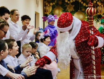 Масштабная новогодняя благотворительная акция «Наши дети» в Беларуси, организованная при поддержке Президента страны, продолжается