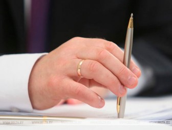 Новые должности служащих будут введены в Беларуси с 1 января