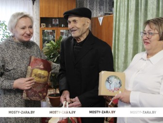 Живите счастливо под мирным небом! Поздравления принимал ветеран войны Николай Бобко