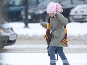 При каких условиях зимой ребенка лучше не отправлять в школу, рассказала эксперт