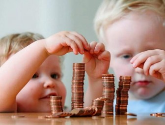 В Беларуси пособия по уходу за ребенком будут выплачивать по-новому