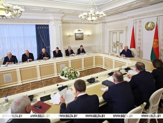 Работа антикризисных управляющих, выплата заработка. Темы совещания Лукашенко с Совмином