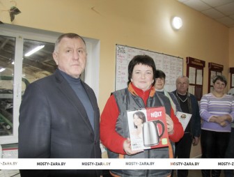 Зима на фермах. Животноводам оказывается помощь