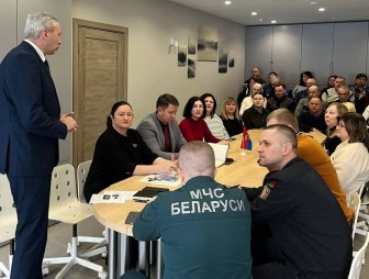 Служить Родине – благородная и почётная миссия. Об этом во время Единого дня информирования говорили в коллективах Мостовского центра творчества и ФСК