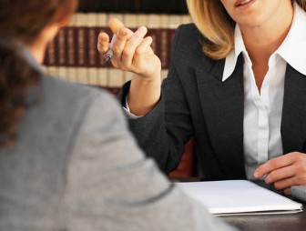 Юридическая консультация проводит акцию по бесплатному консультированию женщин