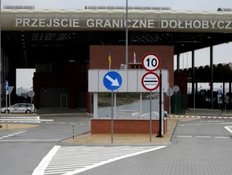 На польском КПП на границе с Украиной объявили эвакуацию из-за найденной у эстонца гранаты