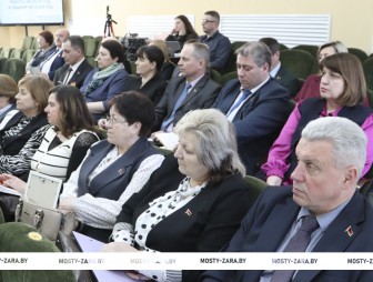 Приоритеты качественного развития сферы образования Мостовского района обсудили на совете управления