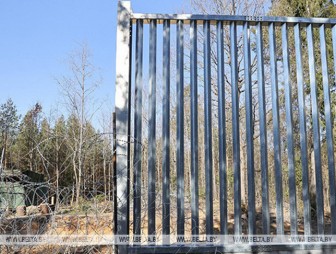 Польша начала строительство нового заграждения на границе с Беларусью