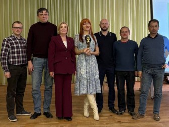Эрудиты «Мостовдрева» завоевали главный трофей областного чемпионата по интеллектуальным играм