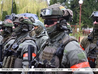 Александр Лукашенко: внутренние войска способны выполнить любые задачи в самых сложных условиях