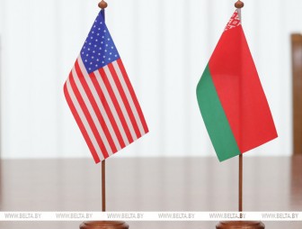 Александр Лукашенко проводит переговоры со спецпосланником США Коулом