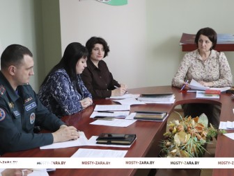 С заботой о завтрашнем дне: актуальные вопросы демографической безопасности в Мостовском районе рассмотрели на заседании совета