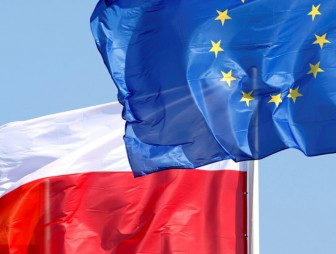 Почти половина опрошенных поляков считают, что после выборов 2027 года выход из ЕС нереалистичен